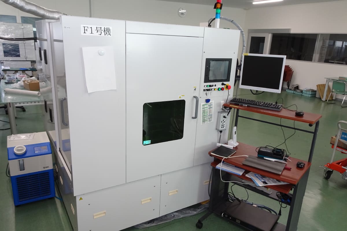 ファイバーレーザー加工機